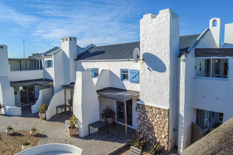 5 Bedroom Property for Sale in Bekbaai Western Cape